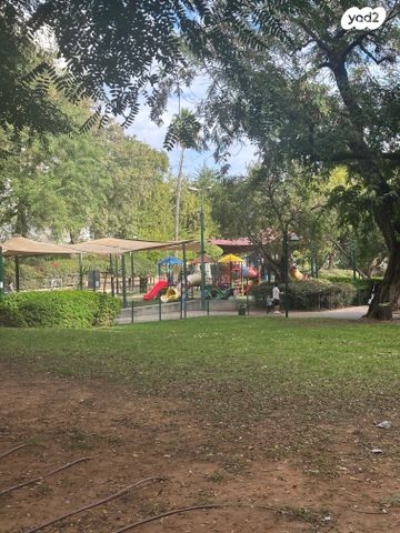 דירה, כפר סבא