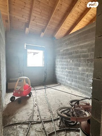 דו משפחתי, כפר סבא