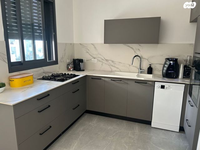 דירה, אמנון ליפקין שחק, נוף הטיילת, נתניה