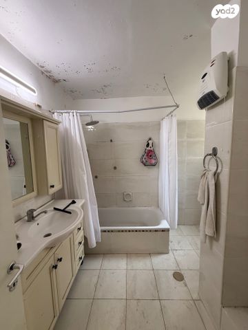 דירה, אבשלום חביב 1, ארמון הנציב, תלפיות מזרח, ירושלים