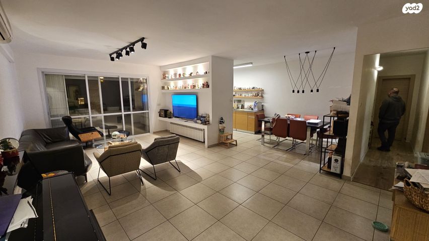 דירה, פרופ' יעקב פולוצקי, גילה, ירושלים