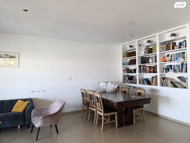 דירה, הרב בן ציון אבא שאול, שדרות