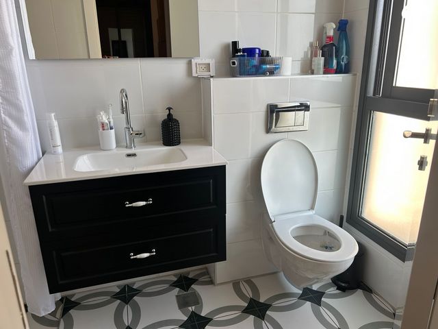 דירה, אמנון ליפקין שחק, נוף הטיילת, נתניה