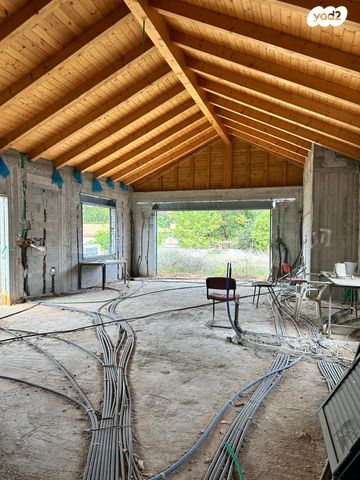 דו משפחתי, כפר סבא