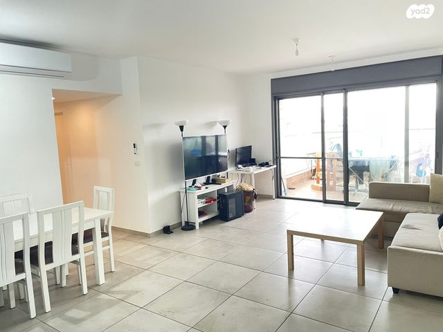 דירה, ברקת, אבני חן, חריש