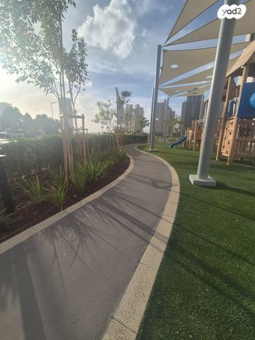 דירה, אמנון ליפקין שחק, נוף הטיילת, נתניה