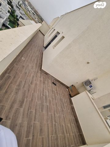 גג/ פנטהאוז, אופקים