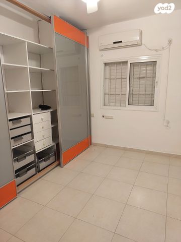 בית פרטי/ קוטג', אפעל 19, שיכון ותיקים, חולון