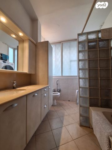 דירה, משה שרת, הצפון החדש - כיכר המדינה, תל אביב יפו