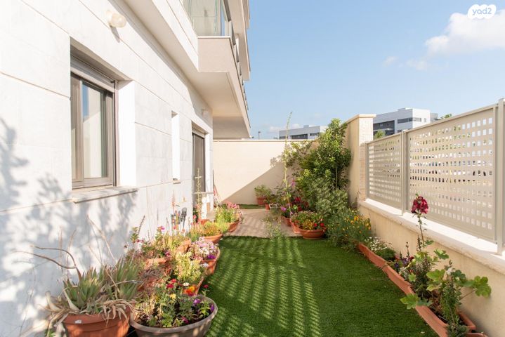 דירת גן, כלנית, חריש