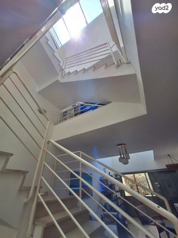 בית פרטי/ קוטג', גולן, רמת השרון