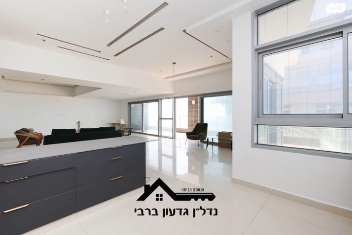 גג/ פנטהאוז, שדרות ירושלים, הקריה מע"ר, אשדוד