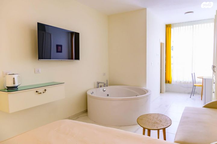 יחידת דיור, מנדלי מוכר ספרים, לב העיר, בת ים