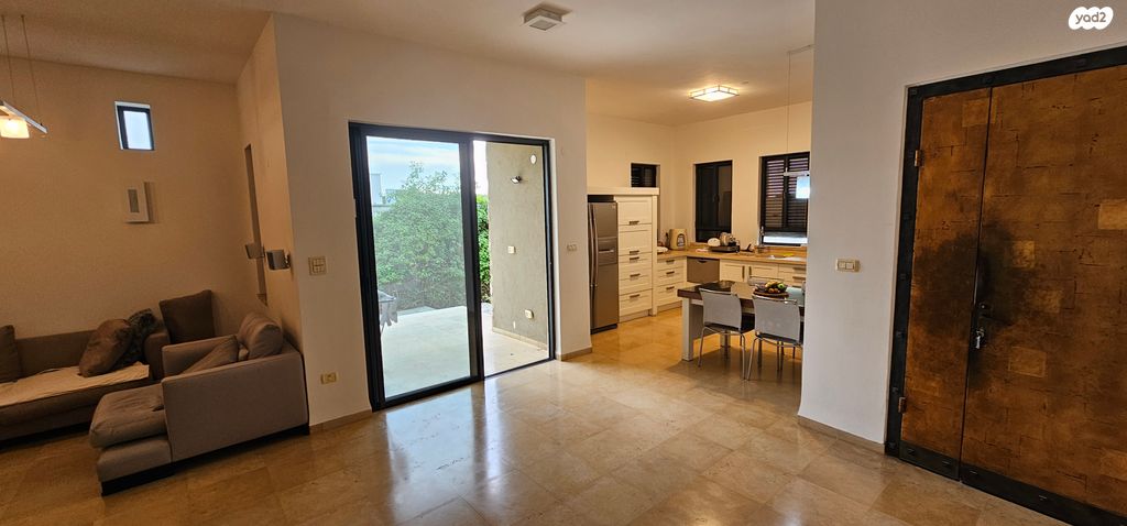 בית פרטי/ קוטג', נווה זיו