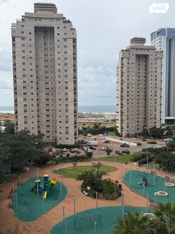 דירה, דודו דותן, עיר ימים, נתניה