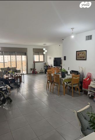 דירה, דודו דותן, עיר ימים, נתניה