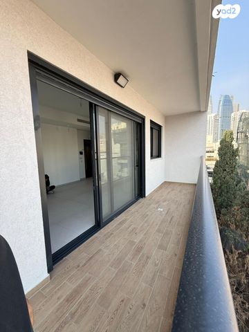 דירה, הרב חבה אליהו, רמת גן