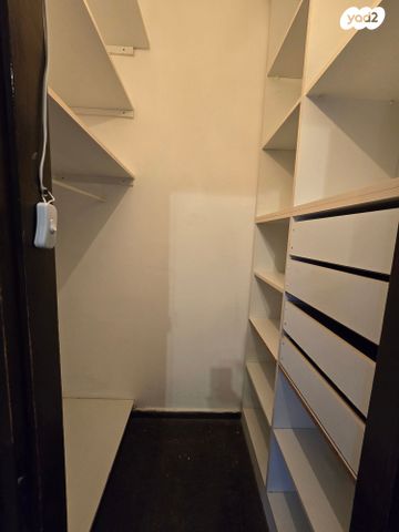 דירה, י.ל. גורדון, מרכז, הרצליה