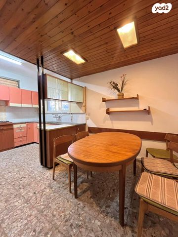 דירה, אוסישקין 32, מוצקין הותיקה, קרית מוצקין