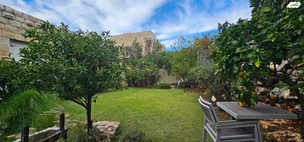 בית פרטי/ קוטג', נווה זיו