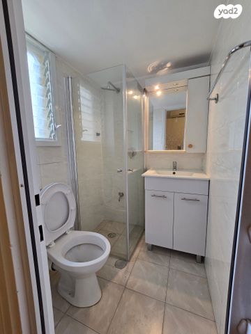 דירה, י.ל. גורדון, מרכז, הרצליה