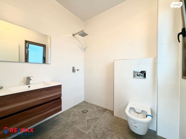 דירה, בורוכוב 5, צפון מערב מרכז העיר, נתניה