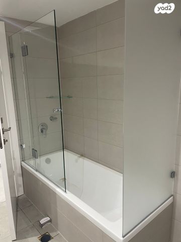 דירה, אורי אלמוג, קרית רבין, חולון