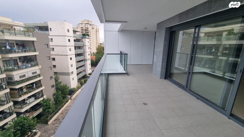 דירה, הר מירון, נווה ישראל, הרצליה