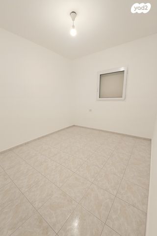 דירה, הגדוד העברי 83, רמב"ם, ראשון לציון