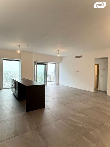 דרך מנחם בגין 