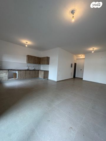 דירת גן, יצחק שמיר, שאר העיר, עפולה