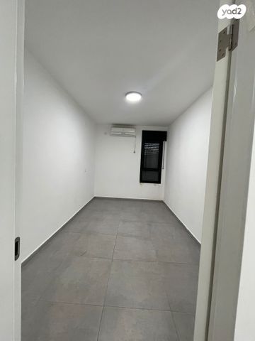 דירה, בן גוריון, קרית אתא