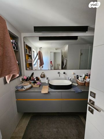 דירה, שדרות ז'בוטינסקי, מרכז העיר דרום, נתניה