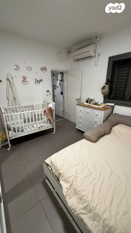 דירה, אריק איינשטיין, הרצליה ב', הרצליה