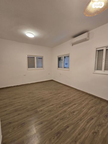 דירה, י.ל. גורדון, מרכז, הרצליה