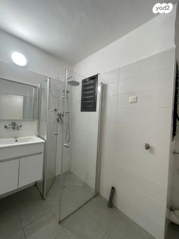 דירה, בן גוריון, קרית אתא