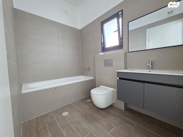 דירת גן, יצחק שמיר, שאר העיר, עפולה