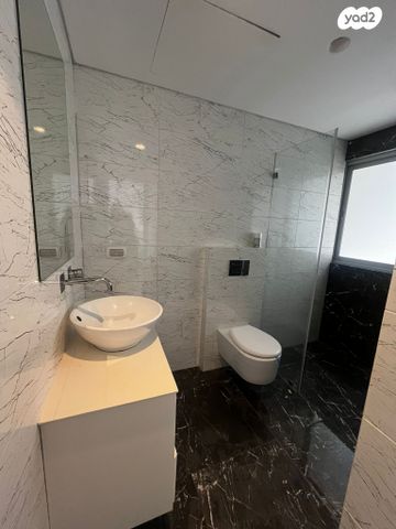 דירה, יוסף לפיד, גלי הים, נתניה