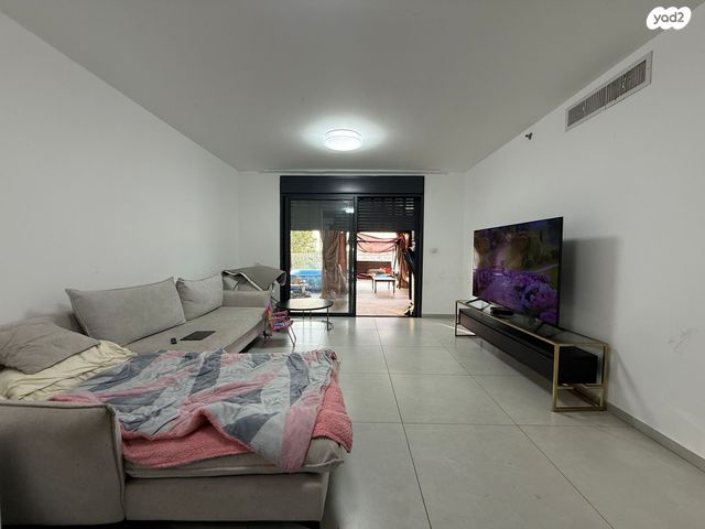 דירת גן, גאולה כהן, גלי ים, קרית ים