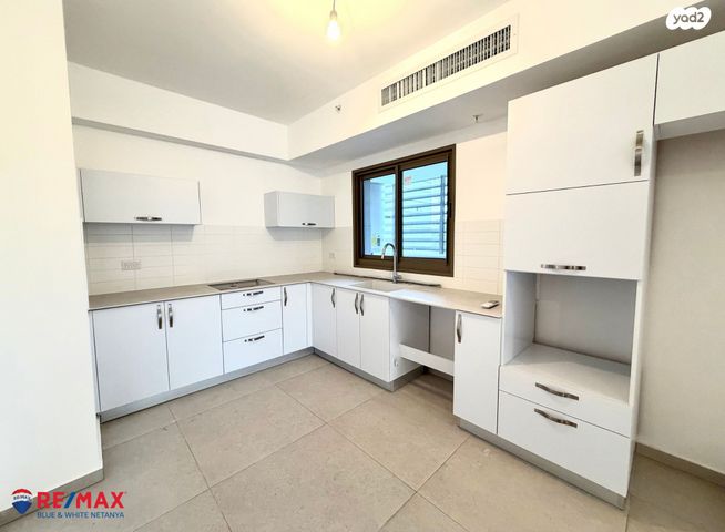 דירה, בורוכוב 5, צפון מערב מרכז העיר, נתניה