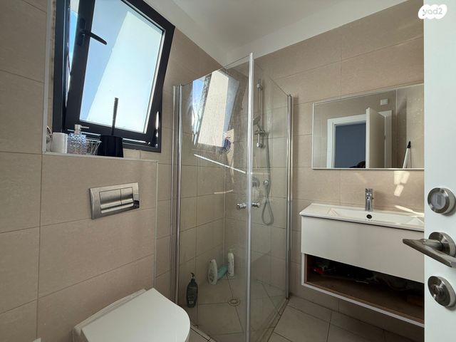 דירת גן, גאולה כהן, גלי ים, קרית ים