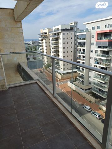 דירה, שדרות רובע יזרעאל 44, רובע יזרעאל סביוני העמק, עפולה