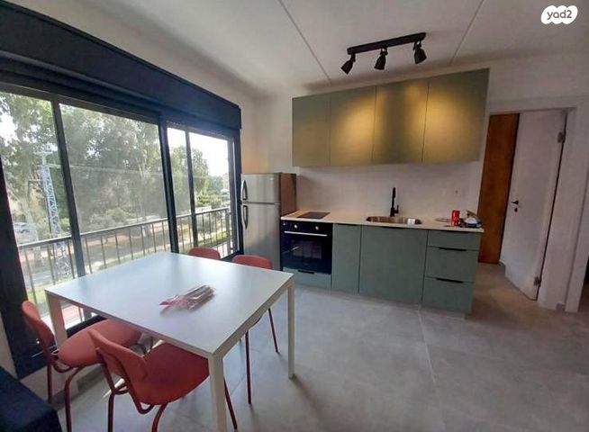 שדרות ירושלים 77