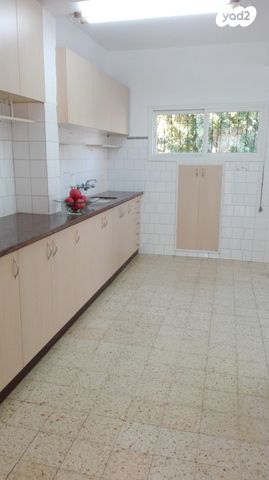 דירה, יוסף שפרינצק, אחדות, פתח תקווה