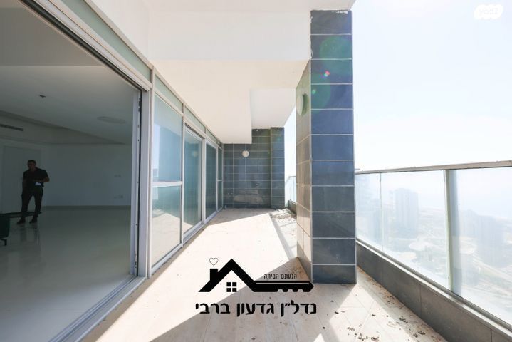 גג/ פנטהאוז, שדרות ירושלים, הקריה מע"ר, אשדוד