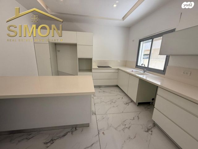 בית פרטי/ קוטג', פייר קניג 14, נוף הטיילת, נתניה