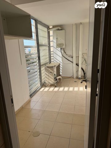 דירה, אברהם בלסברג, ברנע, אשקלון