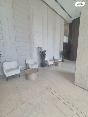 דירה, אמנון ליפקין שחק, נוף הטיילת, נתניה