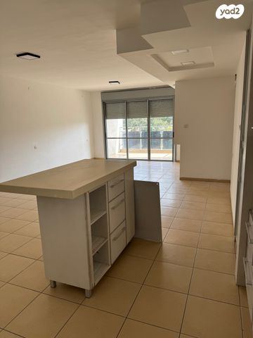 דירה, אברהם בלסברג, ברנע, אשקלון