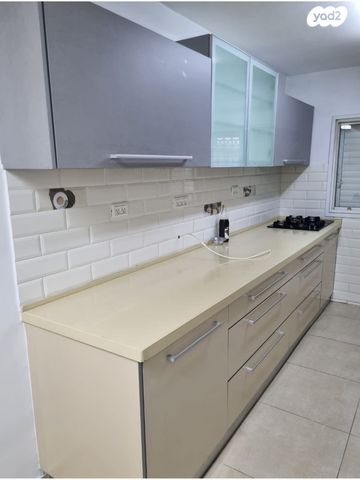 דירת גן, חטיבת הראל, נאות יצחק, לוד